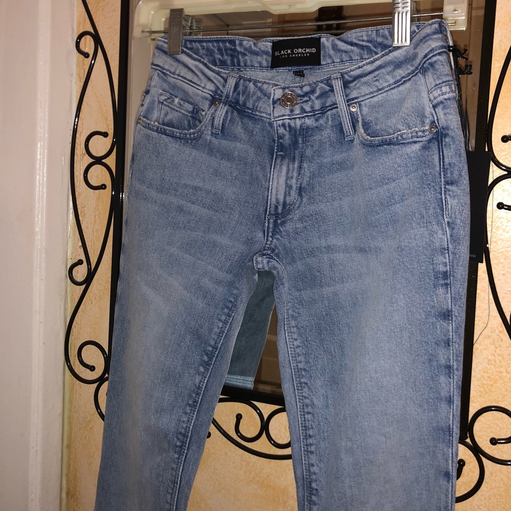 Black Orchid MIA Mid Rise Skinny Flare